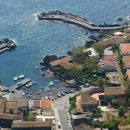 Cozy Apartment By The Sea Acireale Exteriör bild