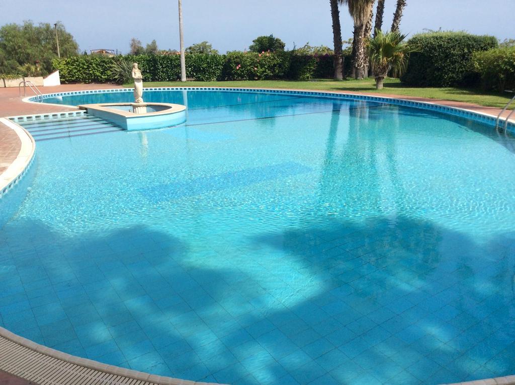 Cozy Apartment By The Sea Acireale Exteriör bild